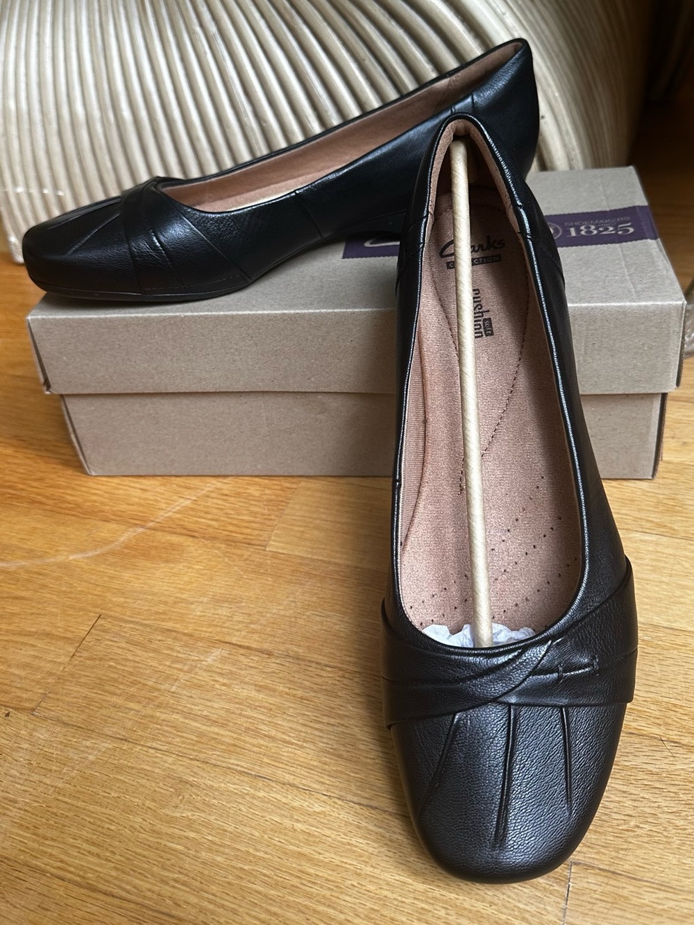 BNIB Clarks Blanche Fria Black Leather Slip-On Flat 11